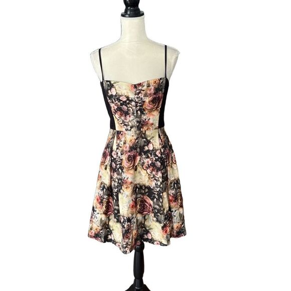 Black Halo Dresses & Skirts - Black Halo Dress Antique Floral A-Line Cocktail Spaghetti Strap Pleated